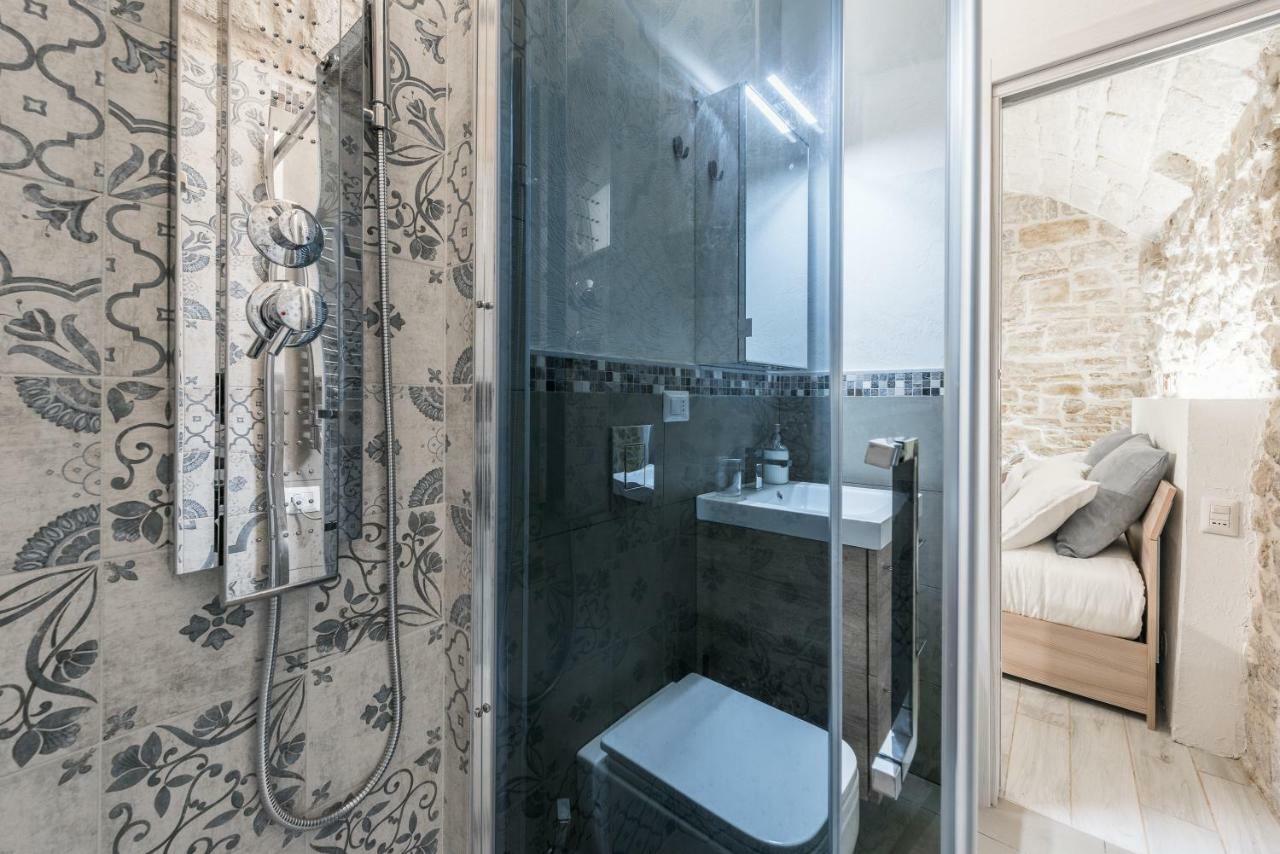 San Nicola Old Town Apartment CasatuaБарі Екстер'єр фото